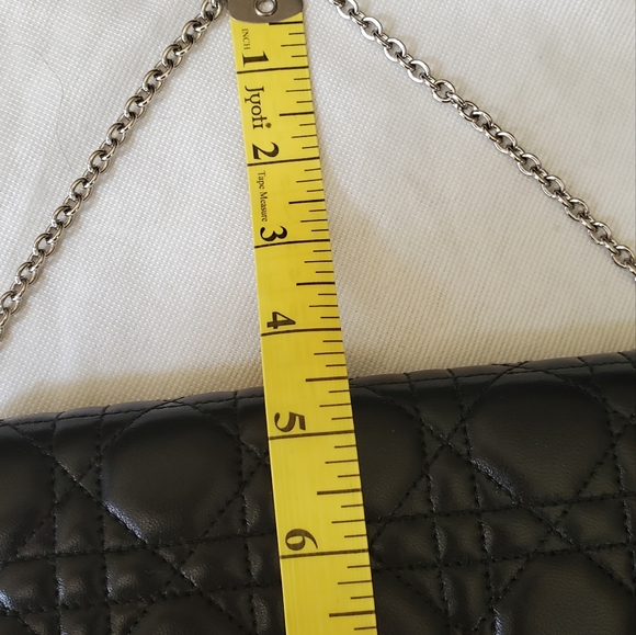 DIOR cannage wallet with chain. - Picture 4 of 8